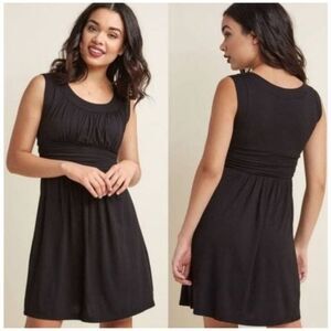 EUC Gilli Black Sleeveless Dress Fit & Flare Gathered Neckline Women’s XS